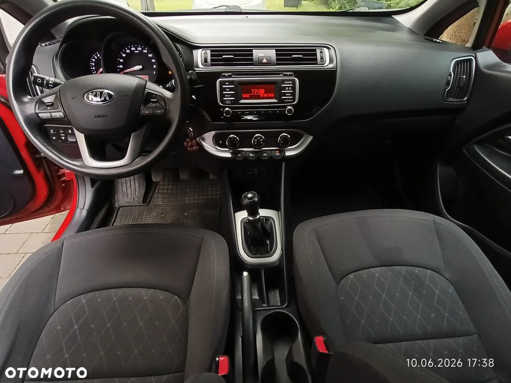 Kia Rio 1.2 L - 5