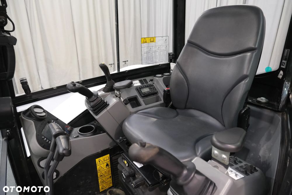 Bobcat E50Z - 5