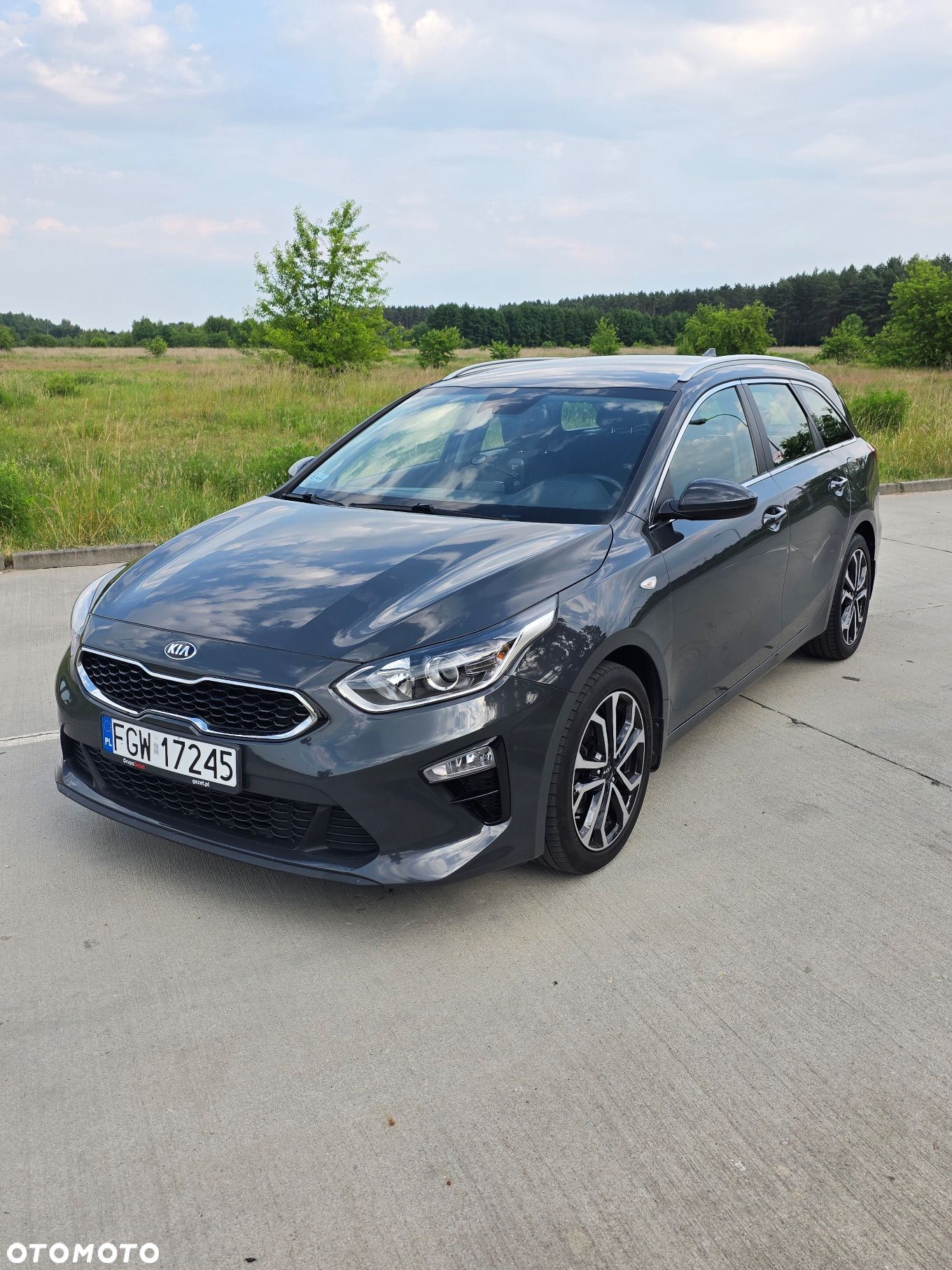 Kia Ceed - 1