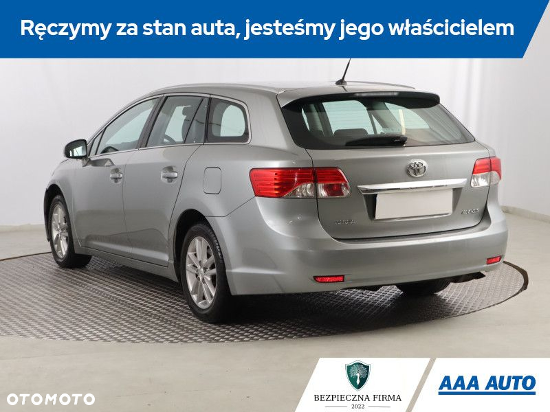 Toyota Avensis - 5