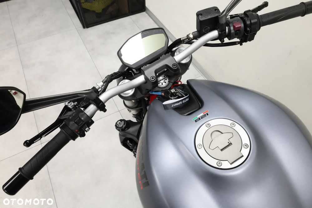 Ducati Monster - 22