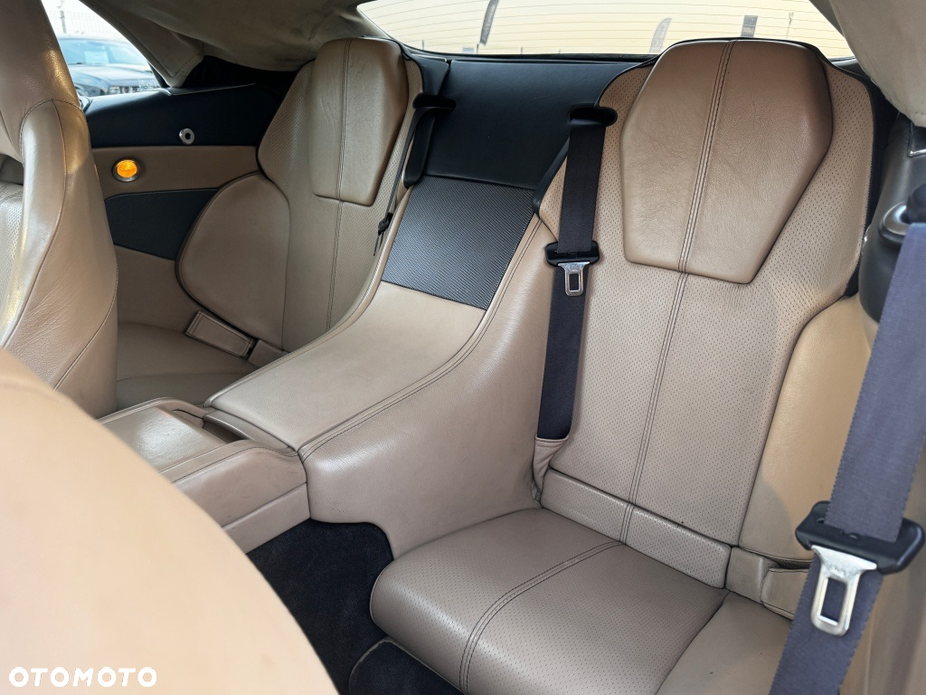 Aston Martin DB9 - 21