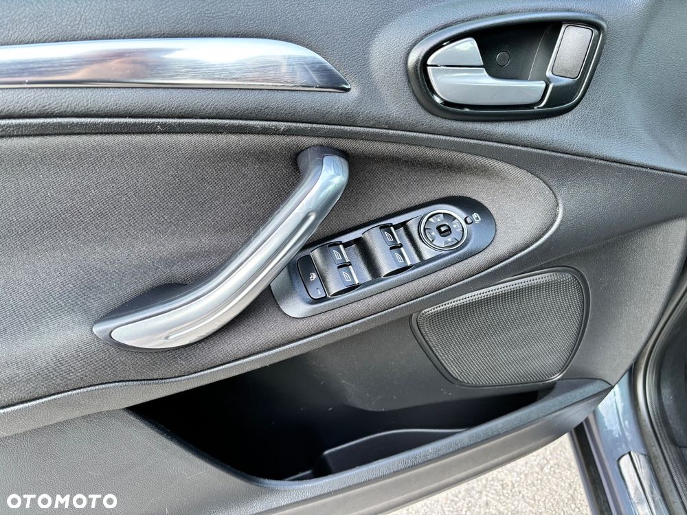 Ford S-Max 2.0 Titanium - 23