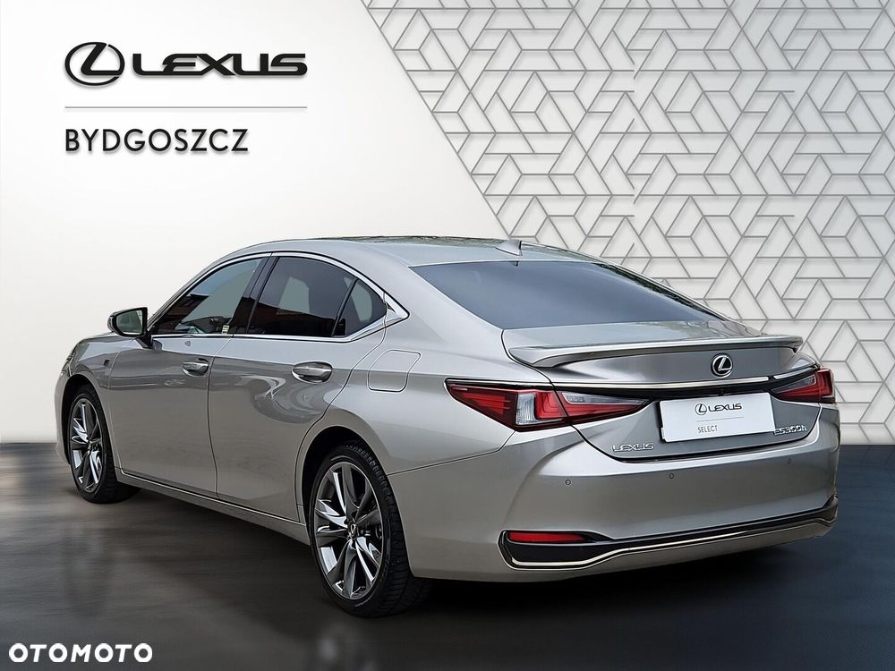 Lexus ES 300h F Sport Design - 4