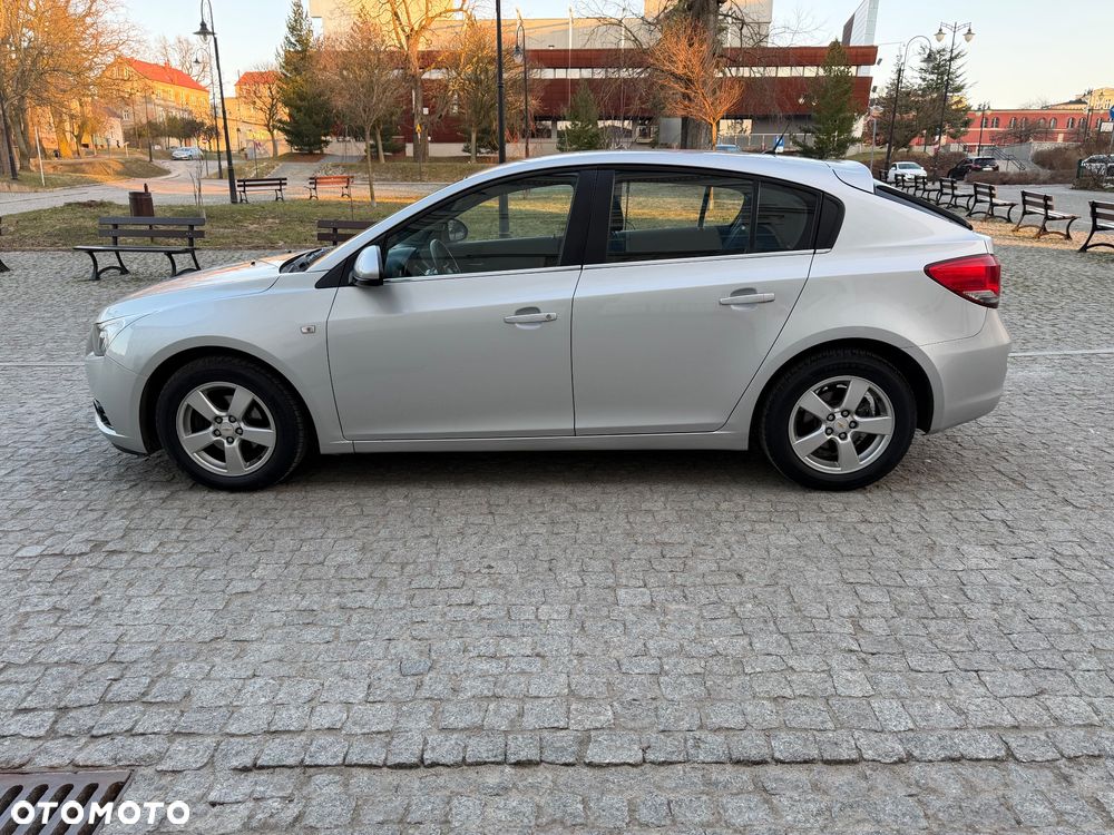Chevrolet Cruze 1.6 LT - 18