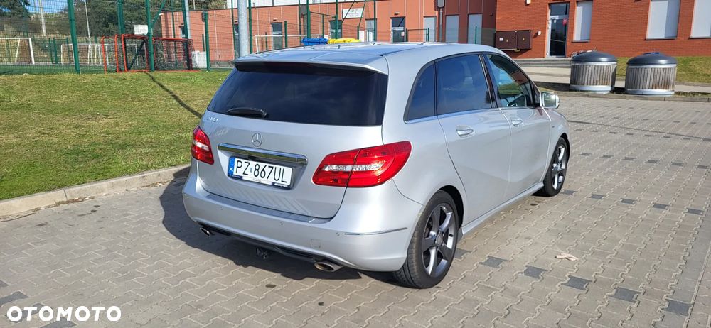 Mercedes-Benz Klasa B 180 (BlueEFFICIENCY) 7G-DCT - 5