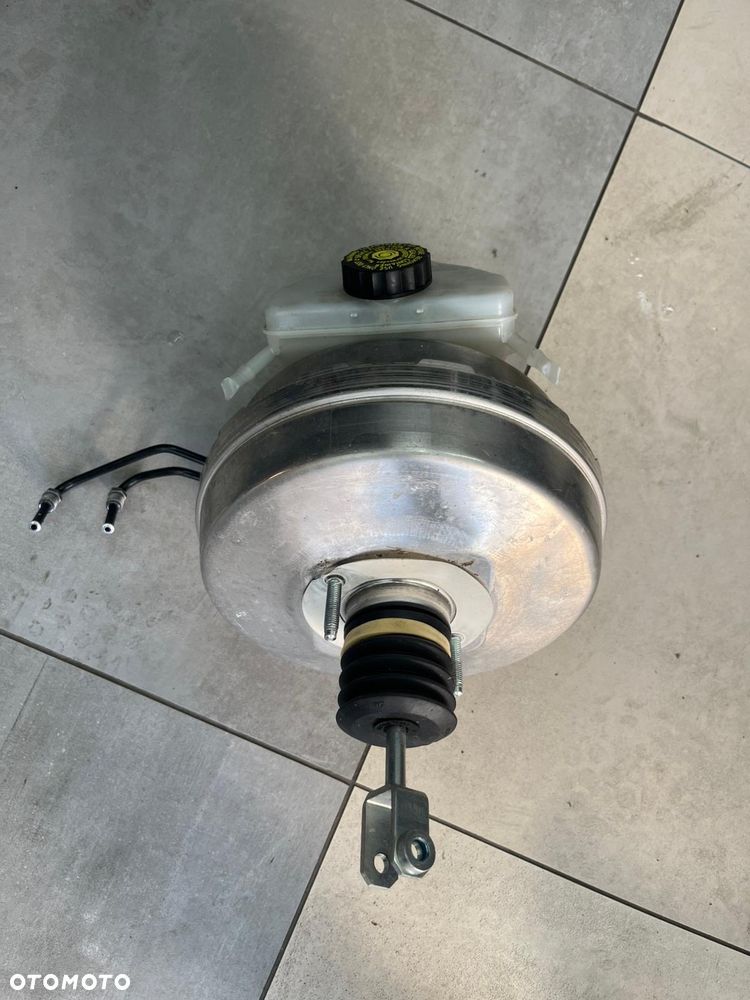 SERWO HAMULCOWE MERCEDES X253 63 4.0 V8 - 1