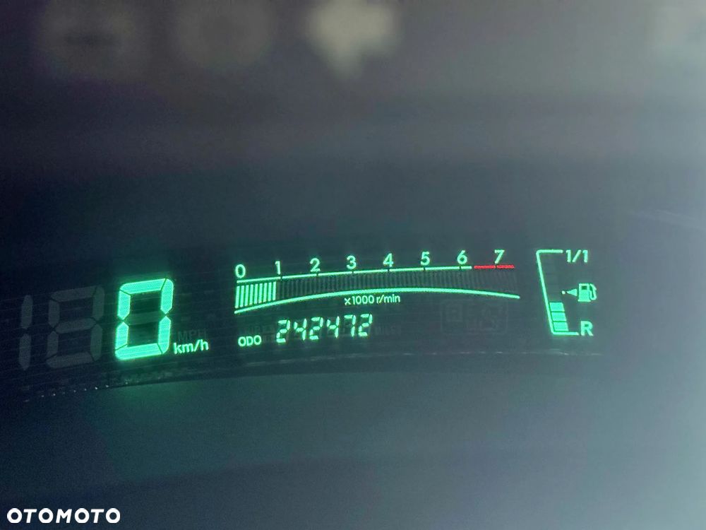 Toyota Yaris 1.0 Terra - 10