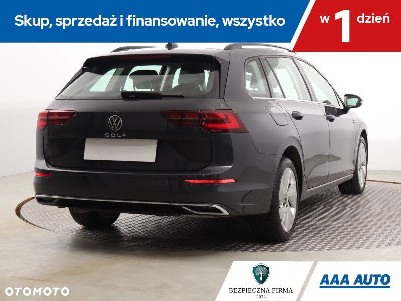 Volkswagen Golf - 6