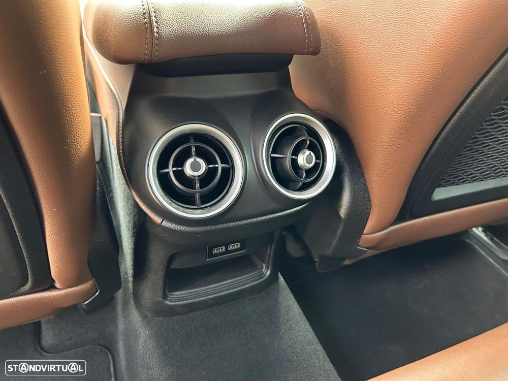 Alfa Romeo Stelvio 2.2 D Super AT8 Q4 - 31