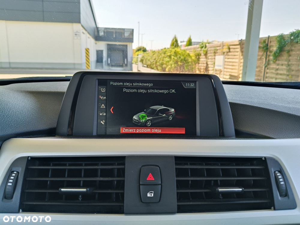 BMW Seria 3 318i - 22