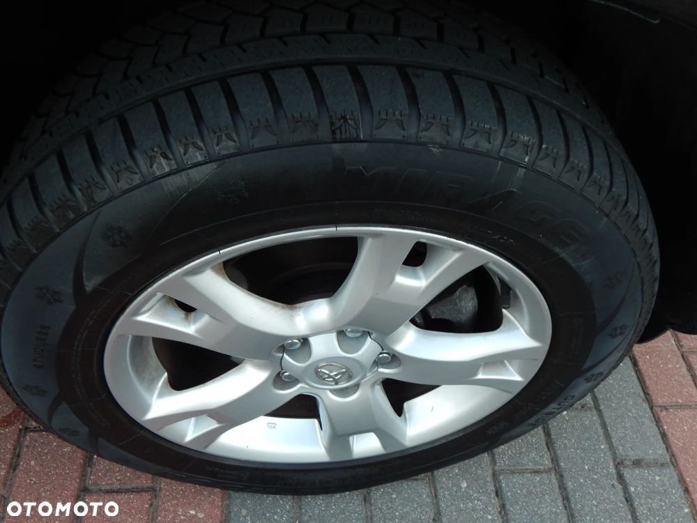 Toyota RAV4 - 23