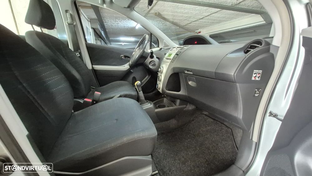 Toyota Yaris 1.0 VVT-i Sol+AC - 11