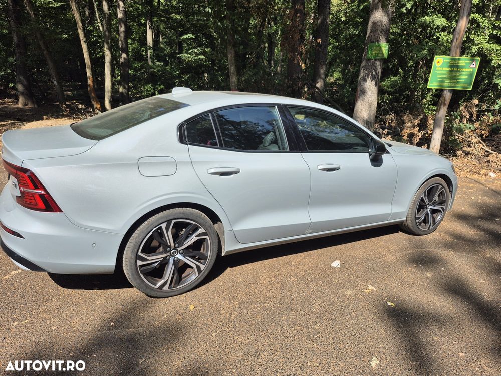 Volvo S60 B5 MHEV AT AWD Ultimate Dark - 9