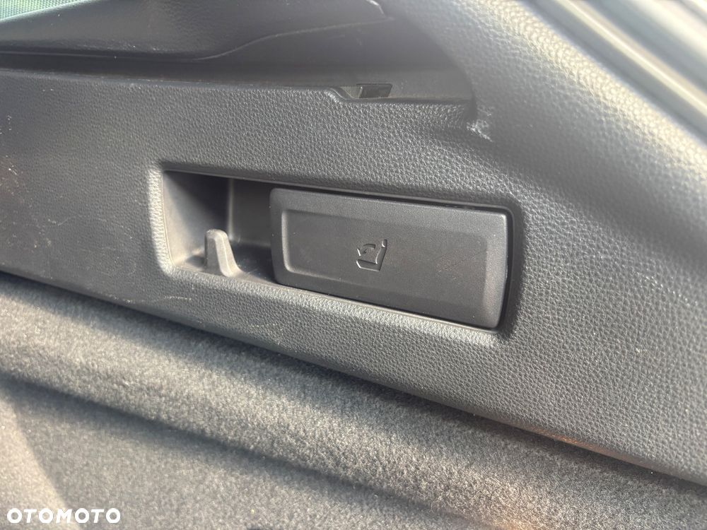 Toyota Corolla 2.0 Hybrid Comfort - 39