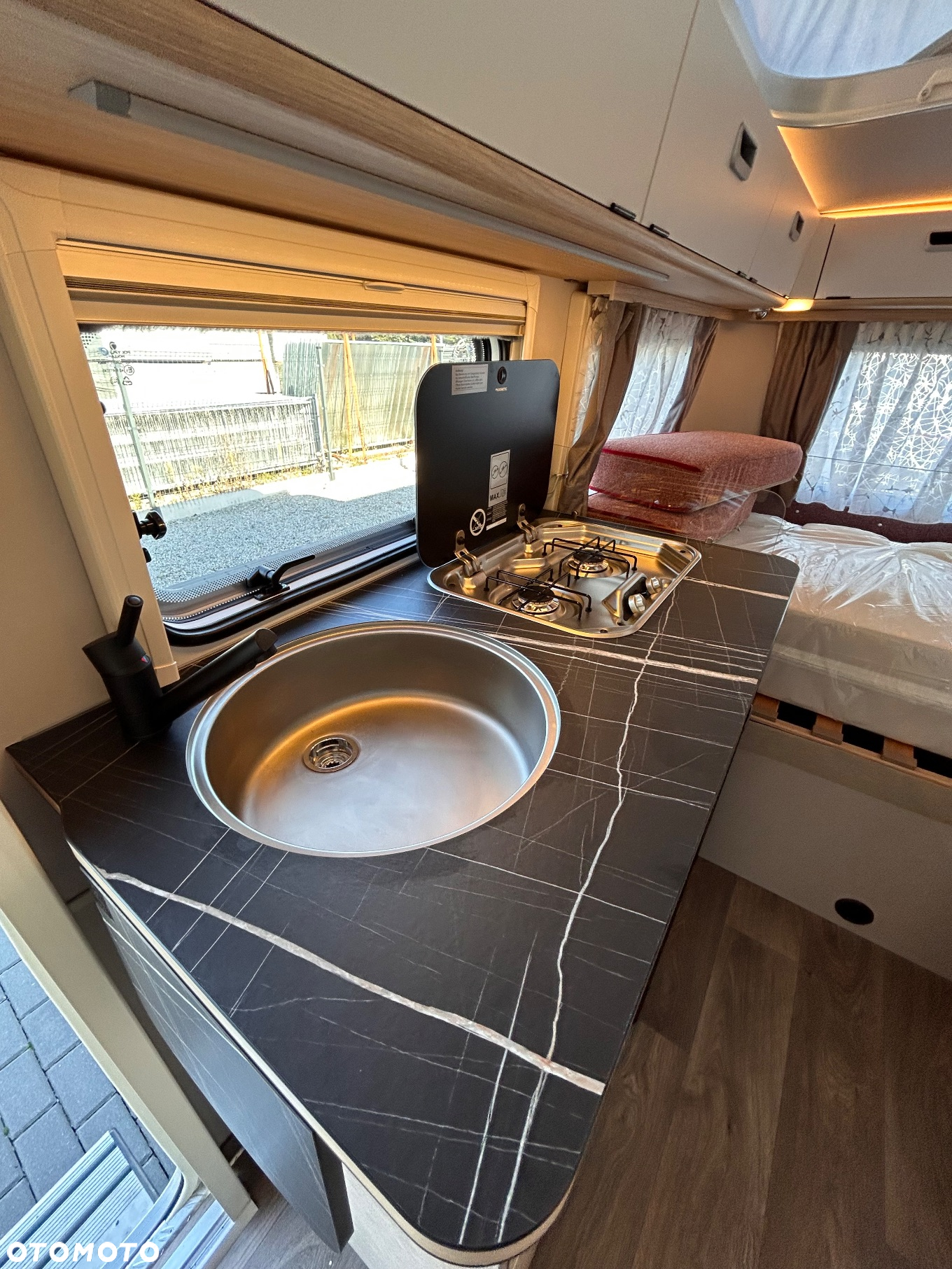 Hymer-Eriba Touring 430 - 15