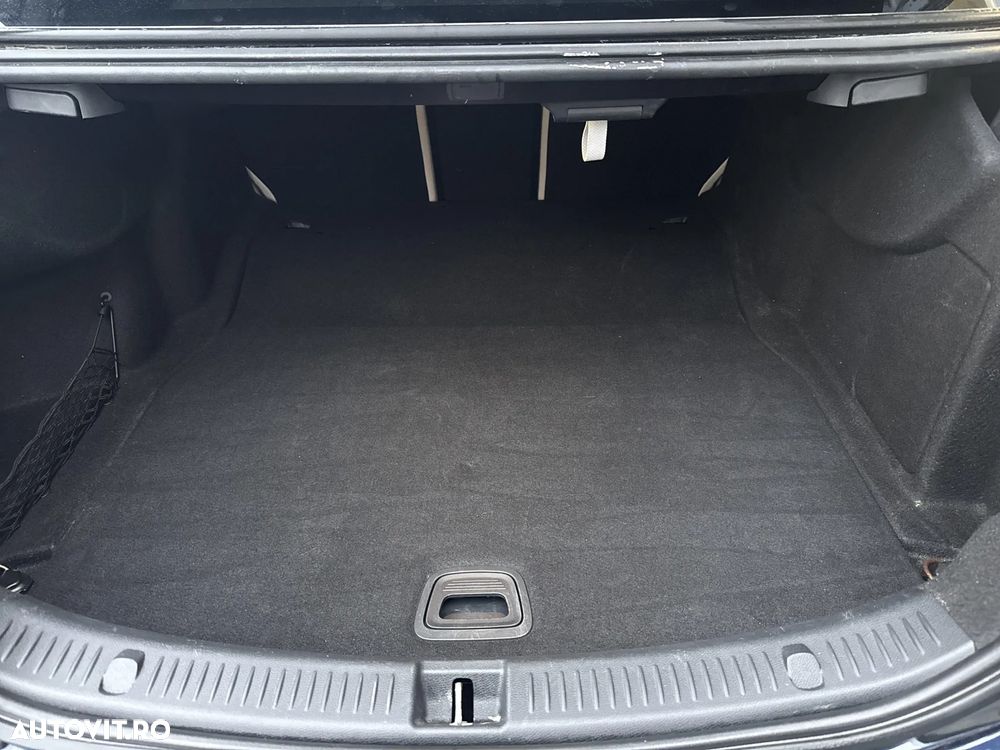 Mercedes-Benz E - 27