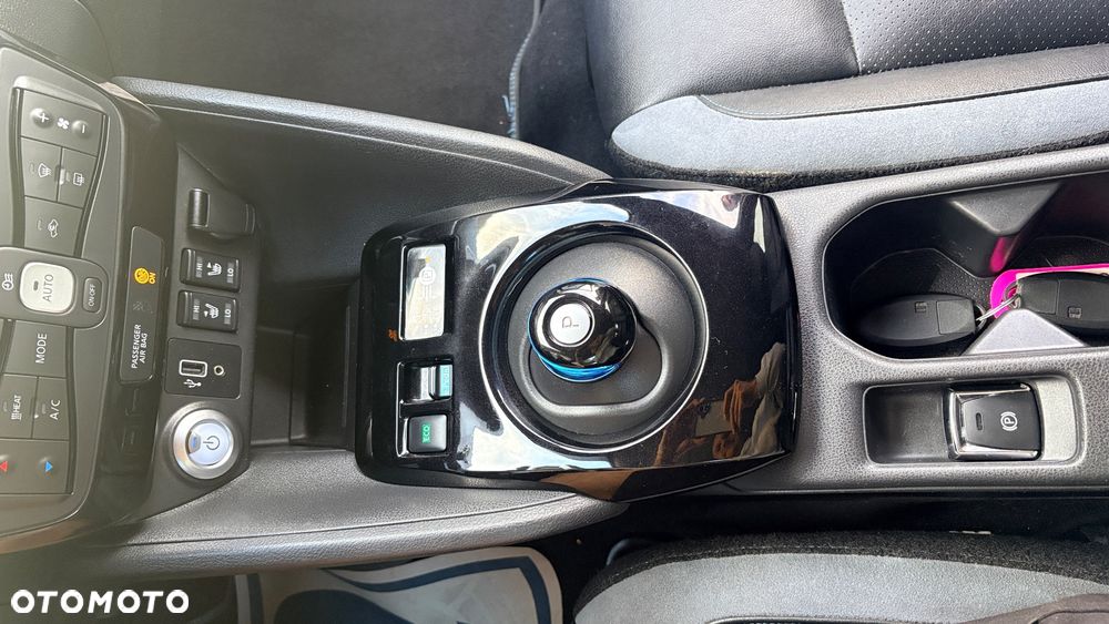 Nissan Leaf 40kWh N-Connecta - 17