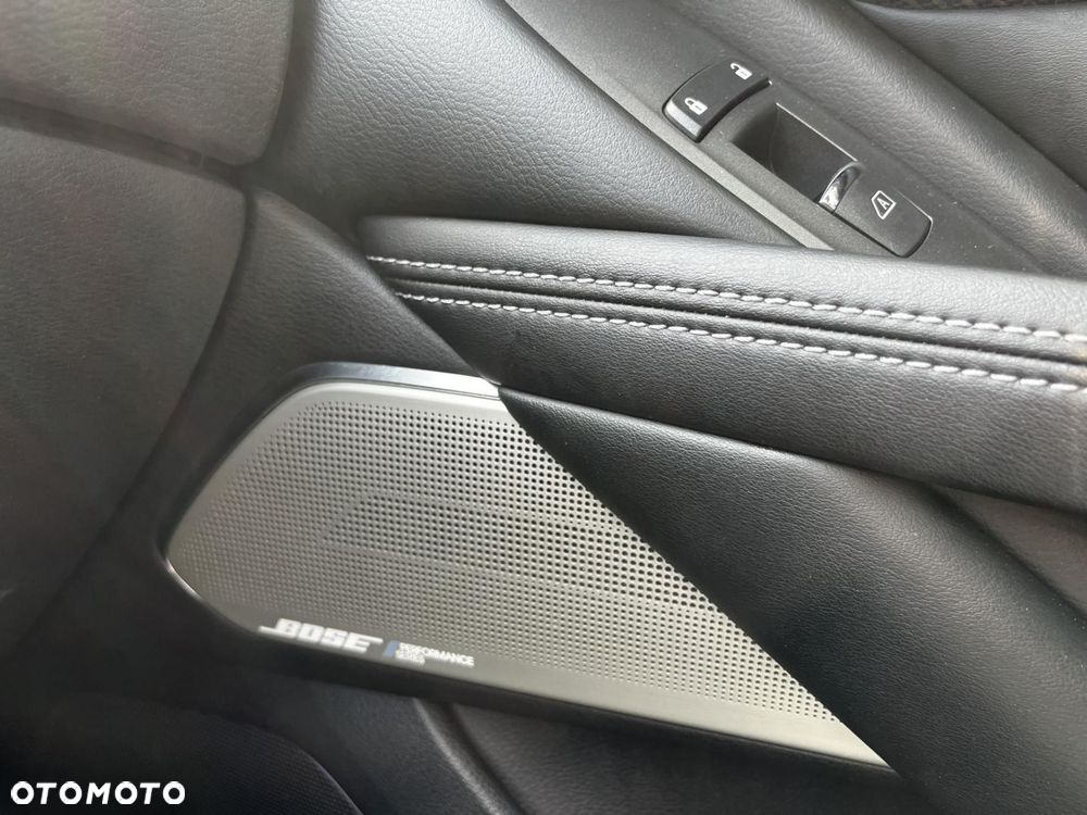 Infiniti Q60 - 17