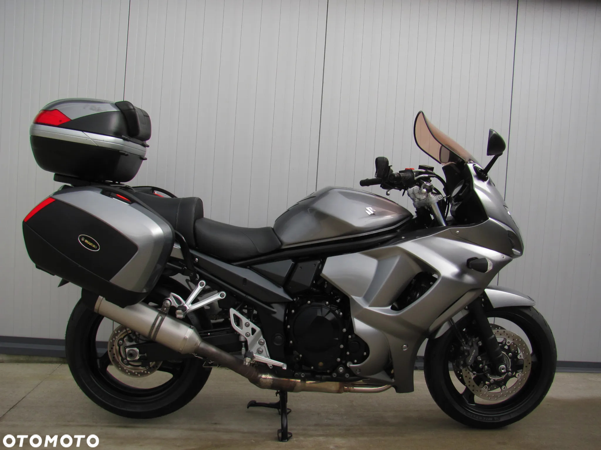 Suzuki GSX - 2