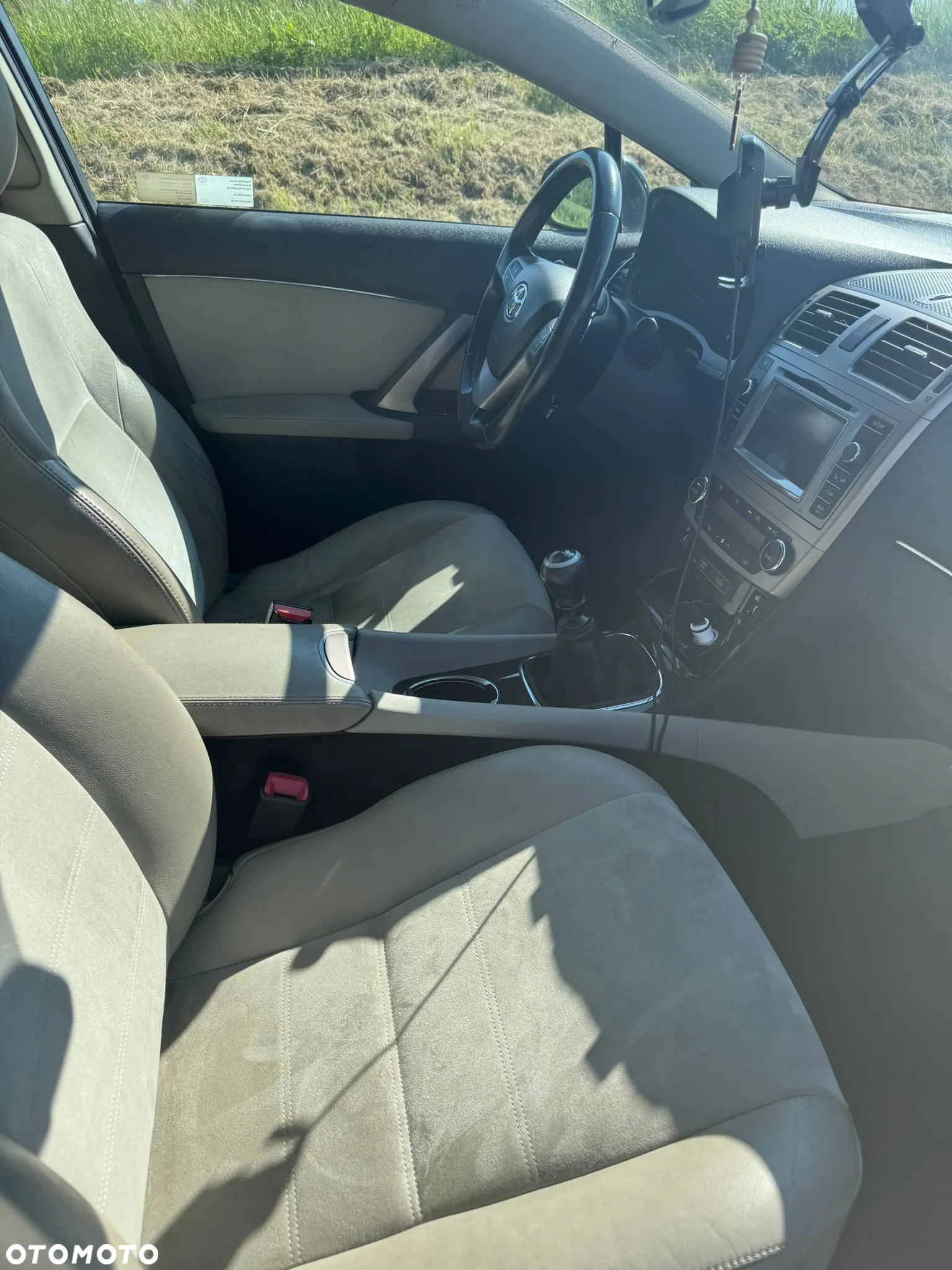 Toyota Avensis - 10