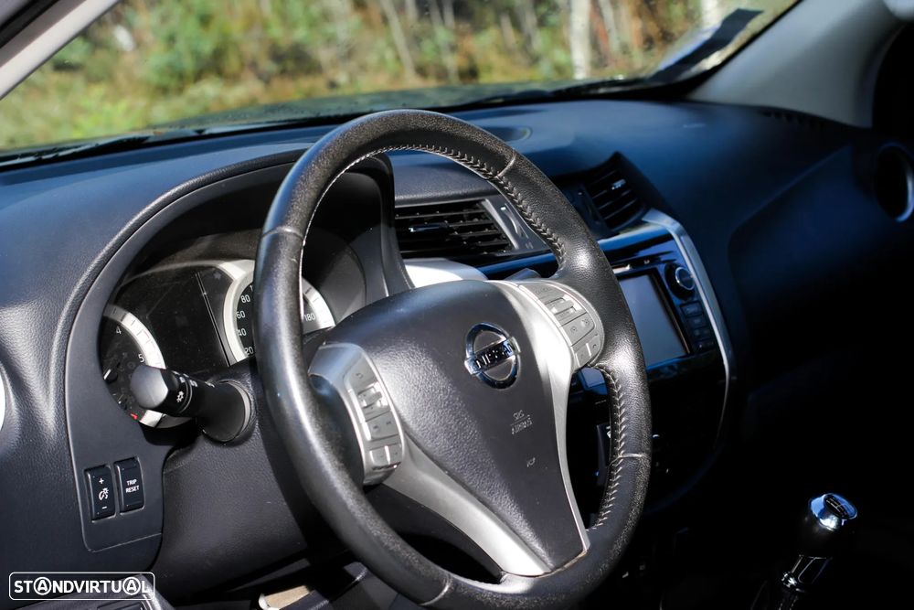 Nissan Navara 2.3 dCi CD 4WD N-Connecta Nav - 23