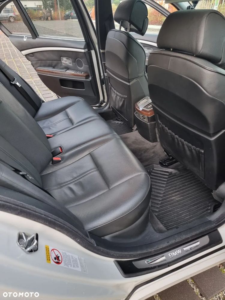 BMW Seria 7 740i - 13