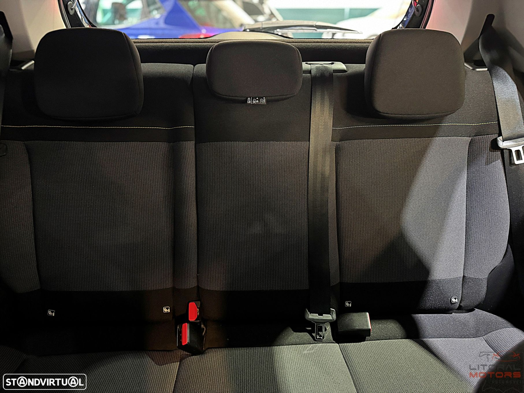 Citroën C3 1.2 PureTech Shine - 37
