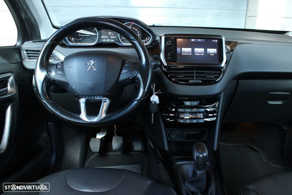 Peugeot 2008 1.2 PureTech Allure - 14