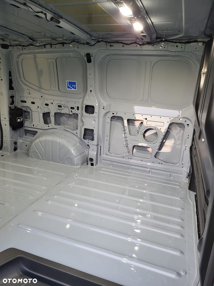 Ford TRANSIT CUSTOM II - 8