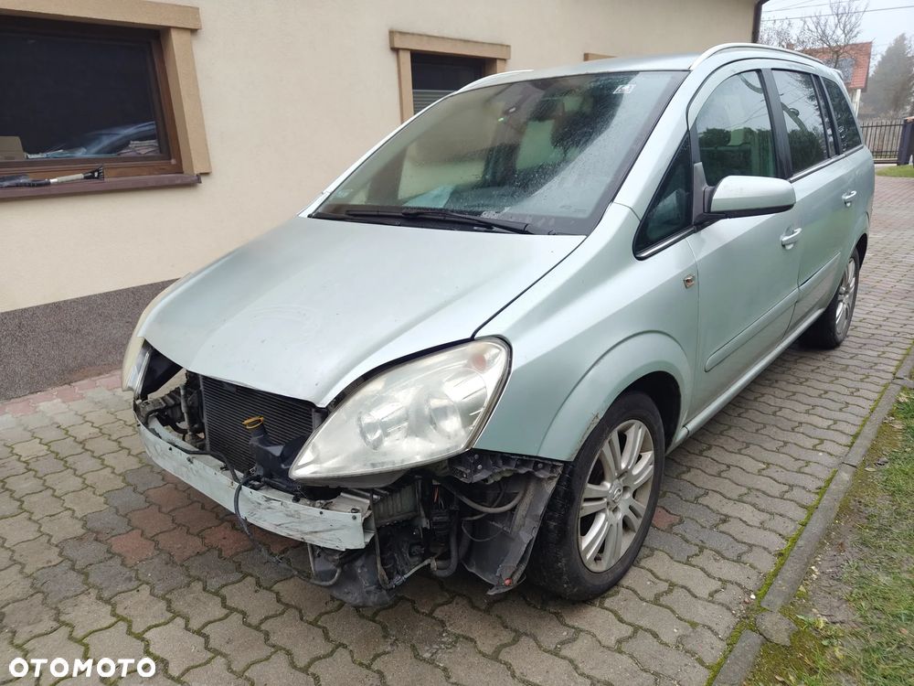 Opel Zafira 1.8 Cosmo - 1