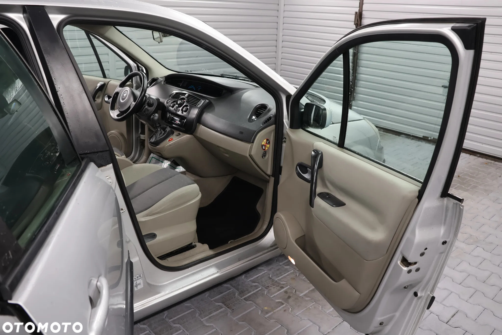 Renault Scenic 1.9 dCi Emotion - 10