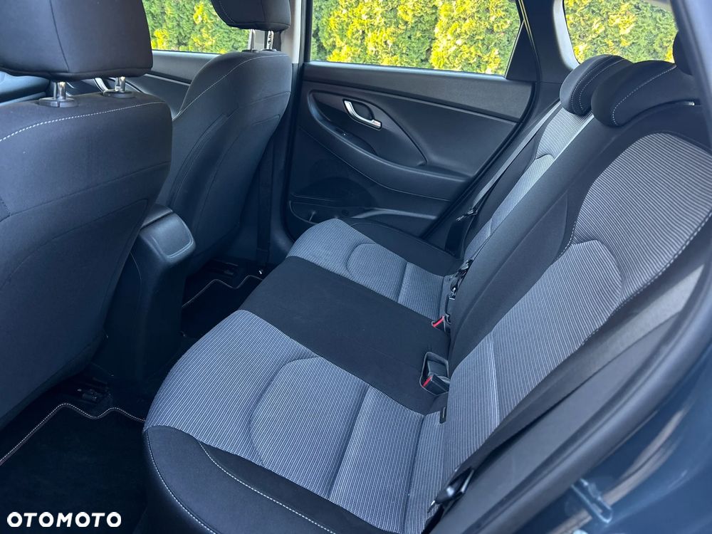 Hyundai i30 1.6 D Comfort - 22