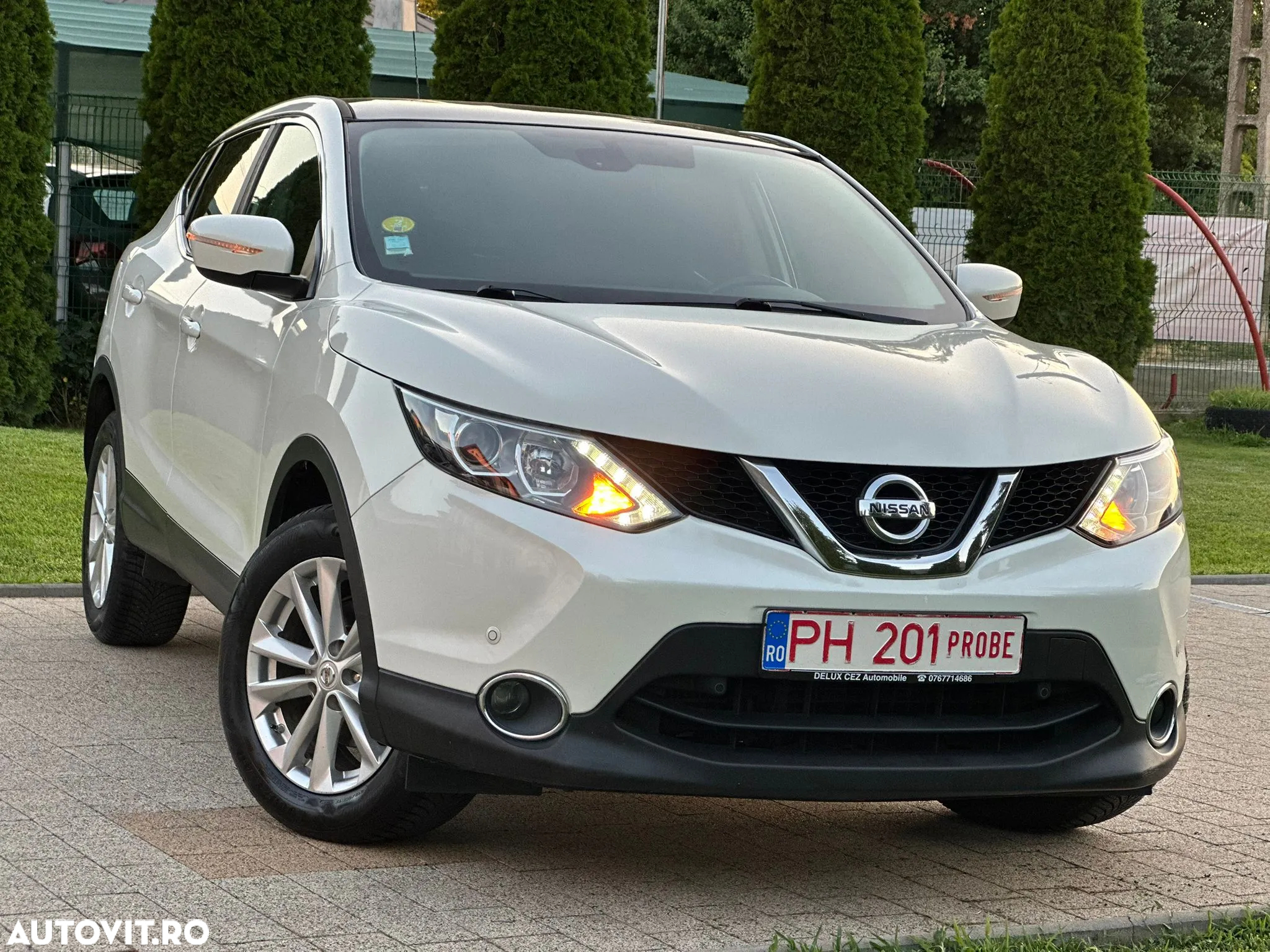 Nissan Qashqai 1.5 DCI Start/Stop N-Connecta - 2