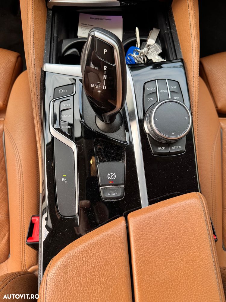 BMW Seria 5 530i Aut. Luxury Line - 17