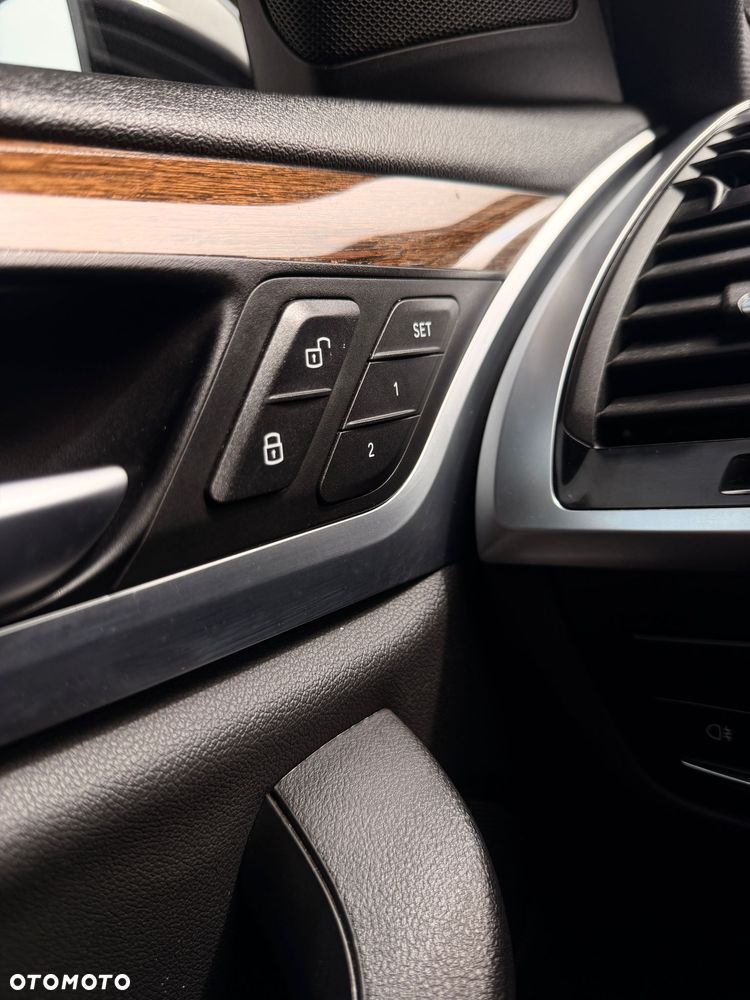 BMW X3 xDrive30i GPF Advantage - 37