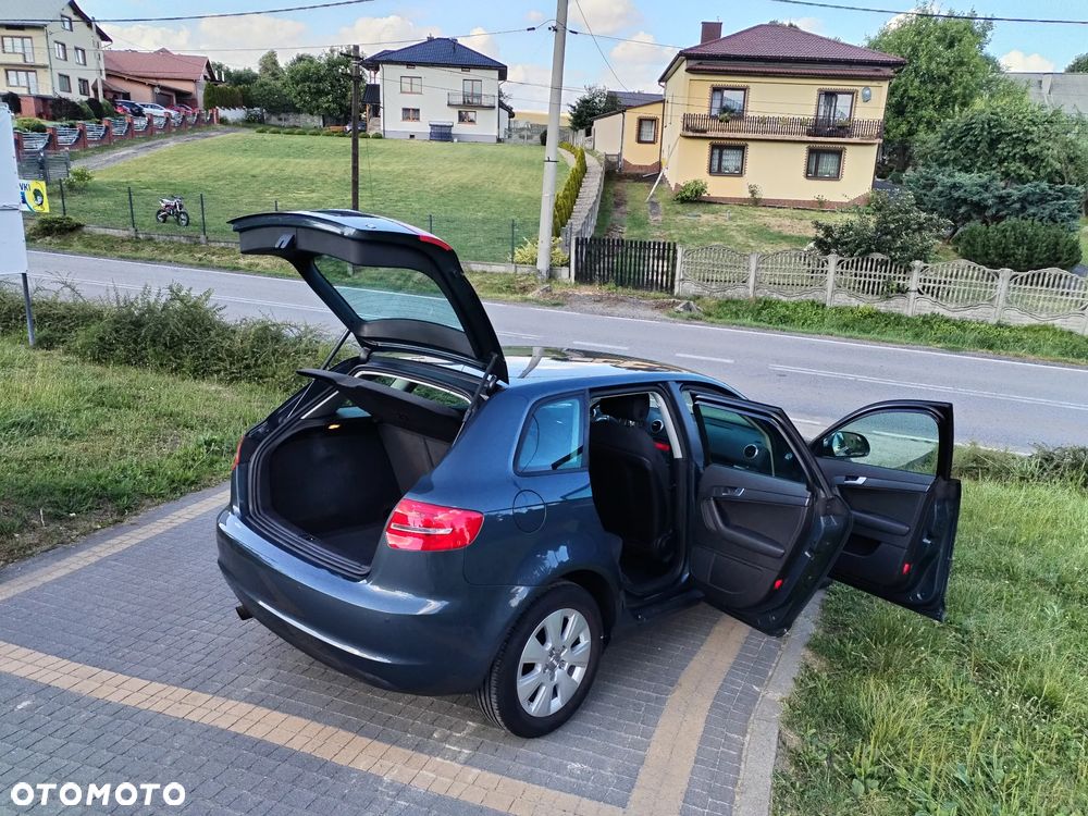 Audi A3 Sportback 1.6 Ambiente - 9