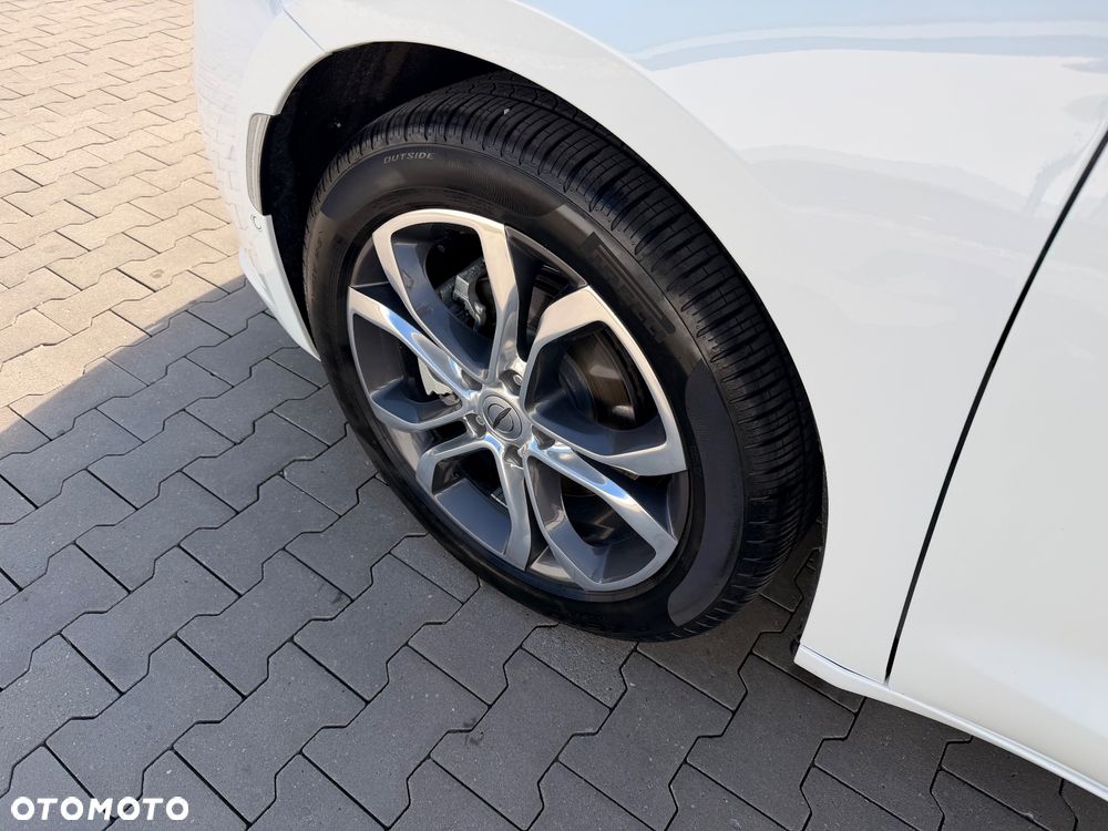 Chrysler Pacifica - 12