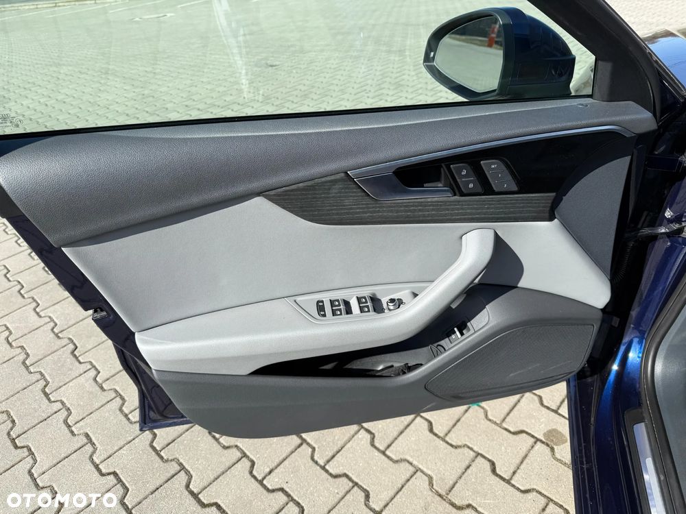 Audi A4 Limousine 40 TFSI S tronic - 13