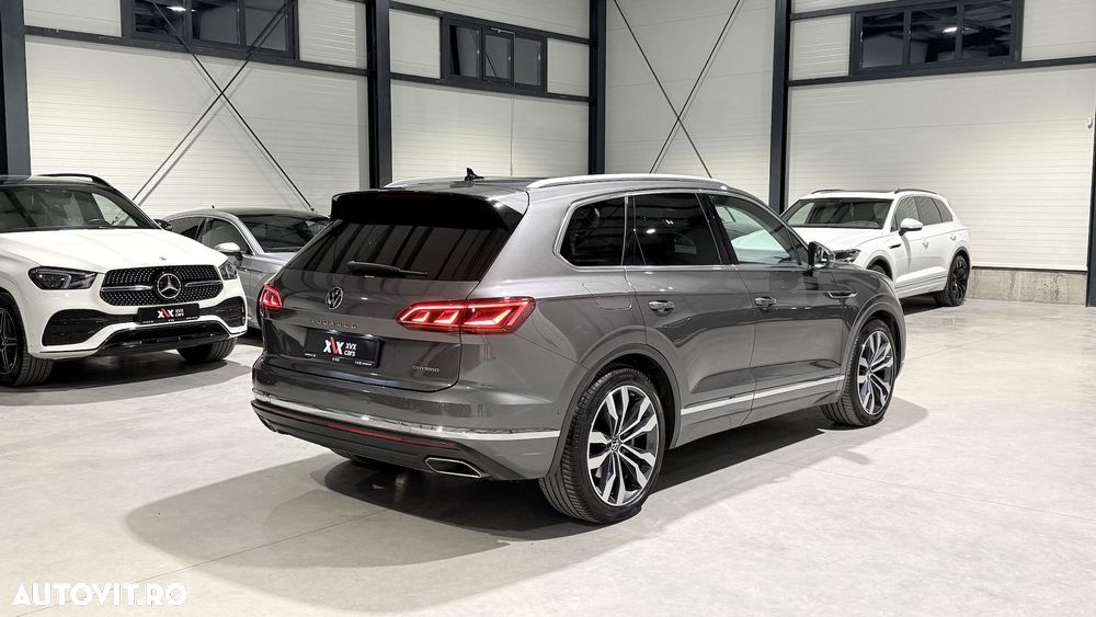 Volkswagen Touareg 3.0 V6 e-Hybrid 4Motion Aut. Elegance - 3