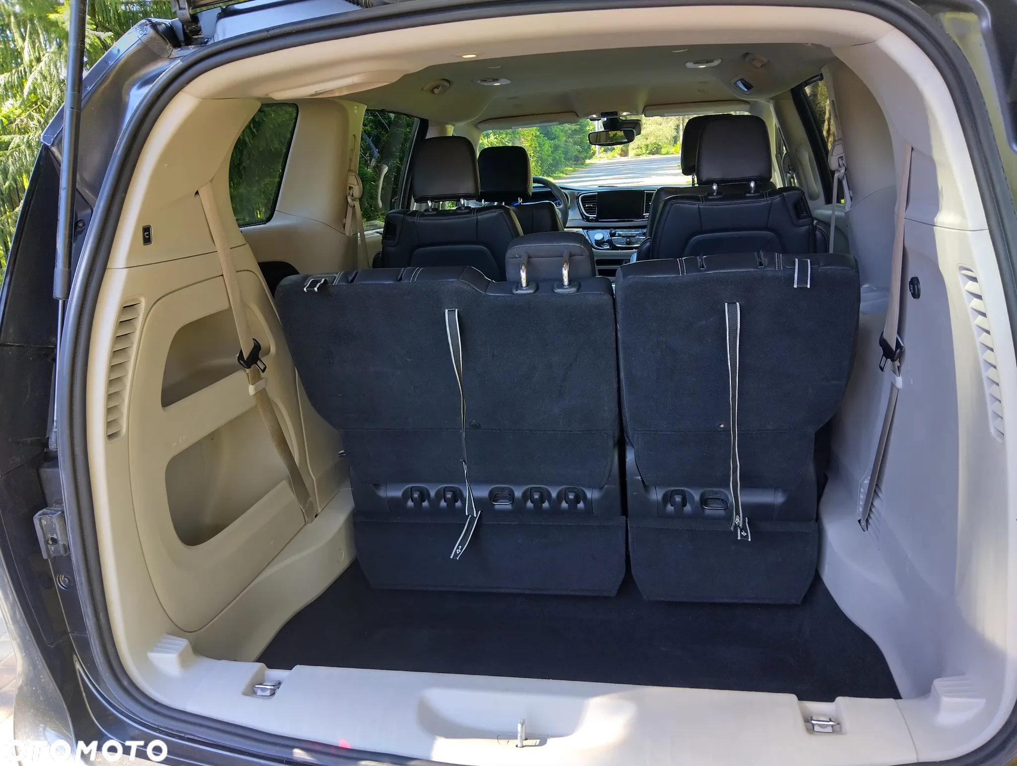 Chrysler Pacifica - 23