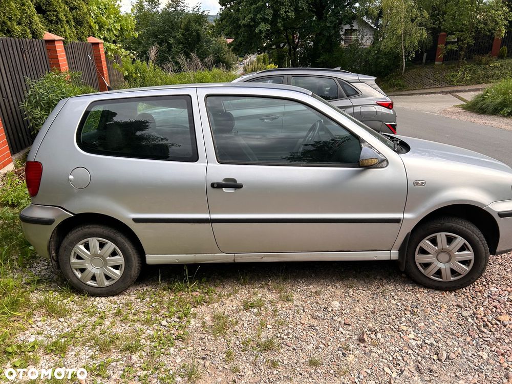 Volkswagen Polo 1.0 Basis - 1