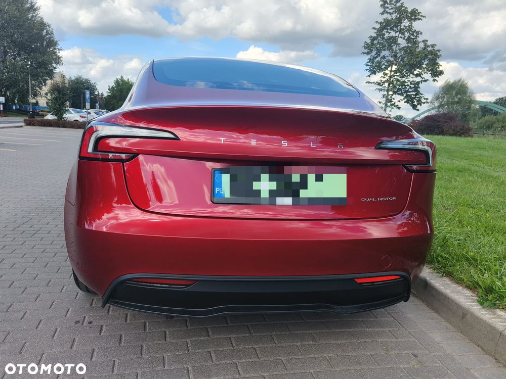 Tesla Model 3 - 5