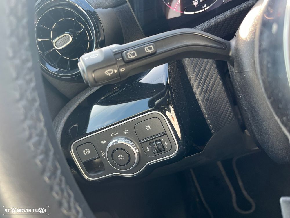 Mercedes-Benz A 200 Standard - 12