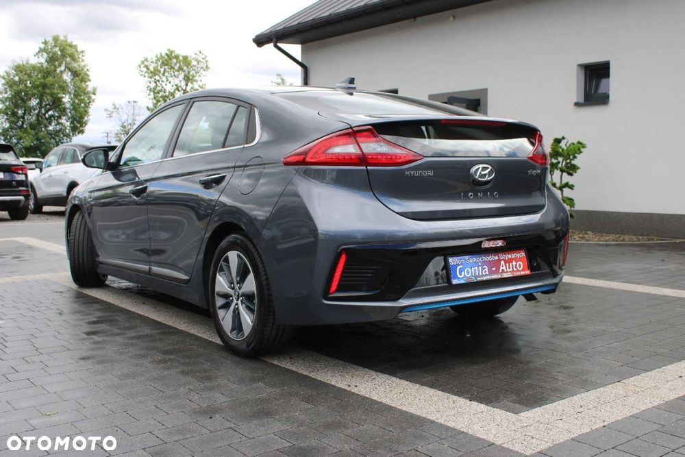 Hyundai IONIQ - 4