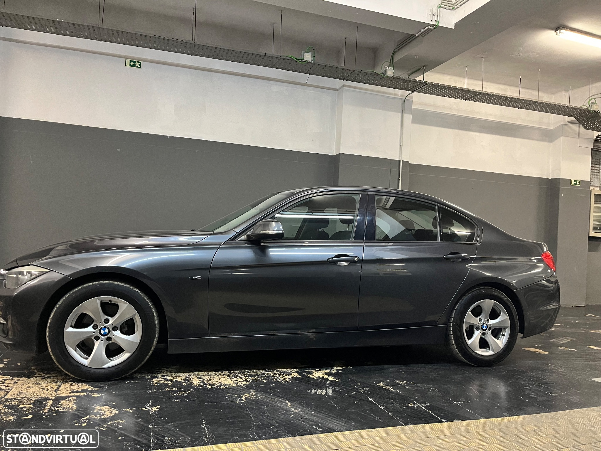 BMW 320 d EfficientDynamics Line Sport - 8
