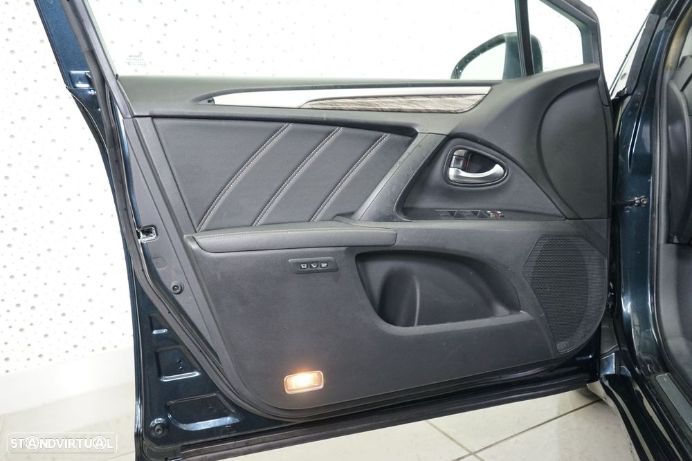 Toyota Avensis Touring Sports 2.0 D-4D Exclusive - 35