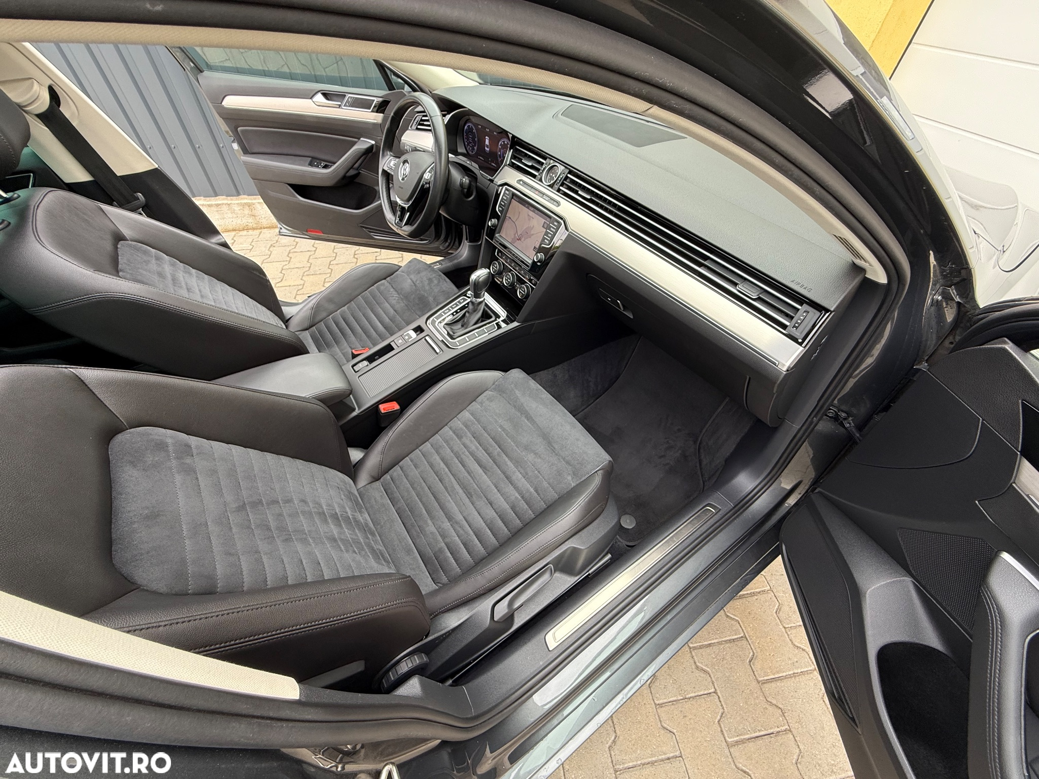 Volkswagen Passat 2.0 TDI DSG Highline - 9