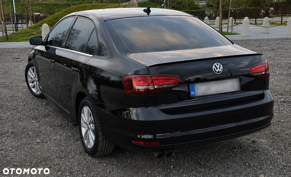 Volkswagen Jetta - 5