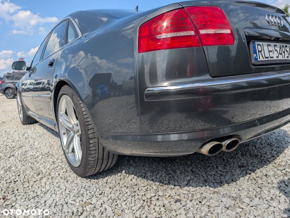 Audi S8 - 25